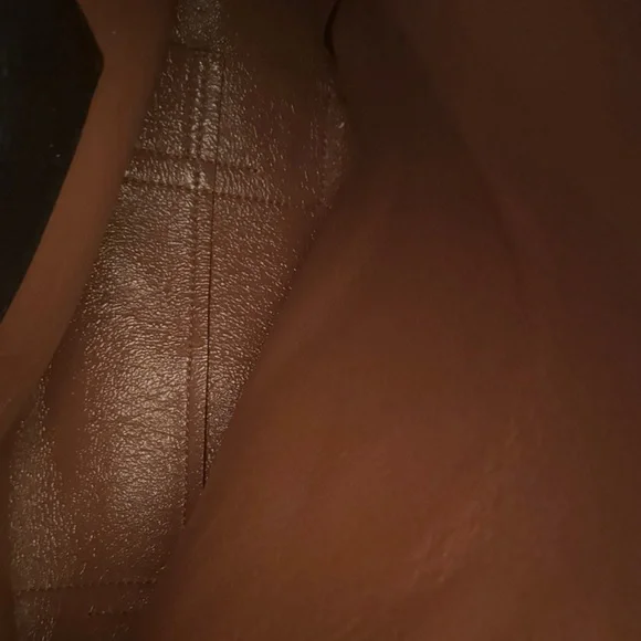 Tory Burch Black Leather Shoulder Bag with Pink Tag and Gold Charm - Picture 7 of 12